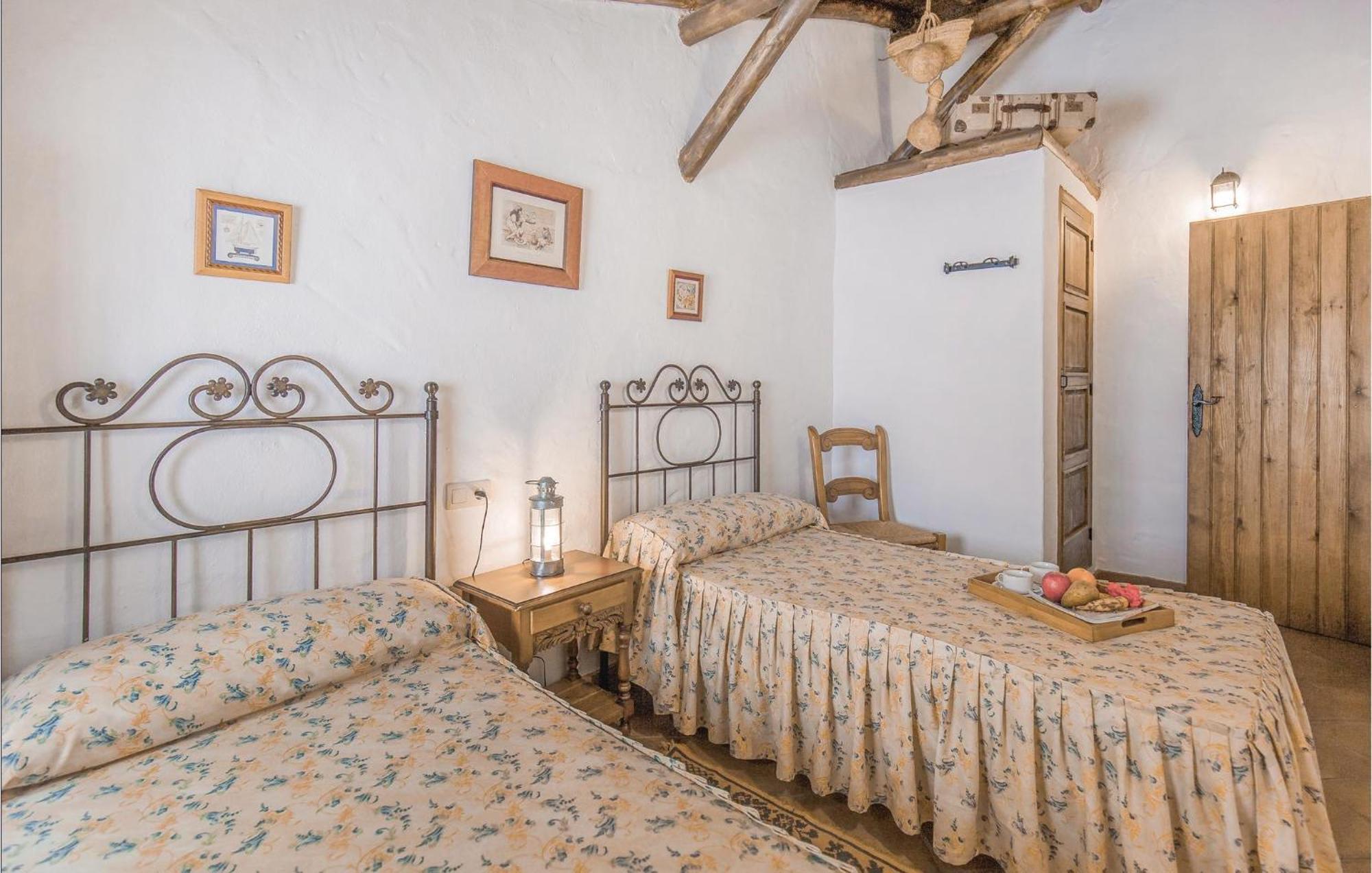 Cozy Home In Zahara De La Sierra With Kitchen 외부 사진